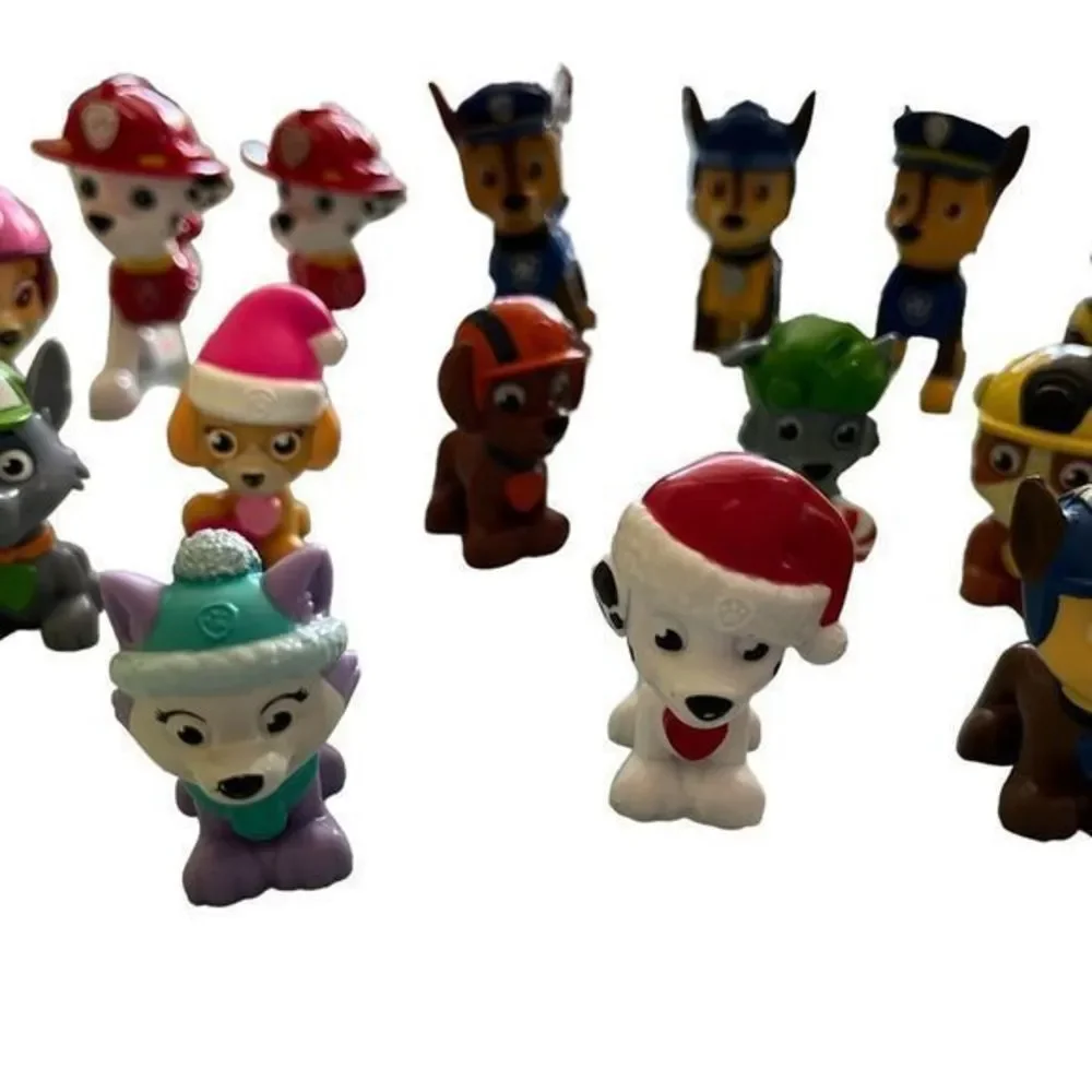 Lot of Paw Patrol figures and finger puppets‎